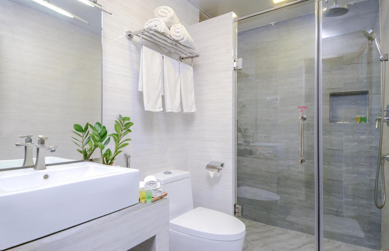 Deluxe Double or Twin Room Pool View