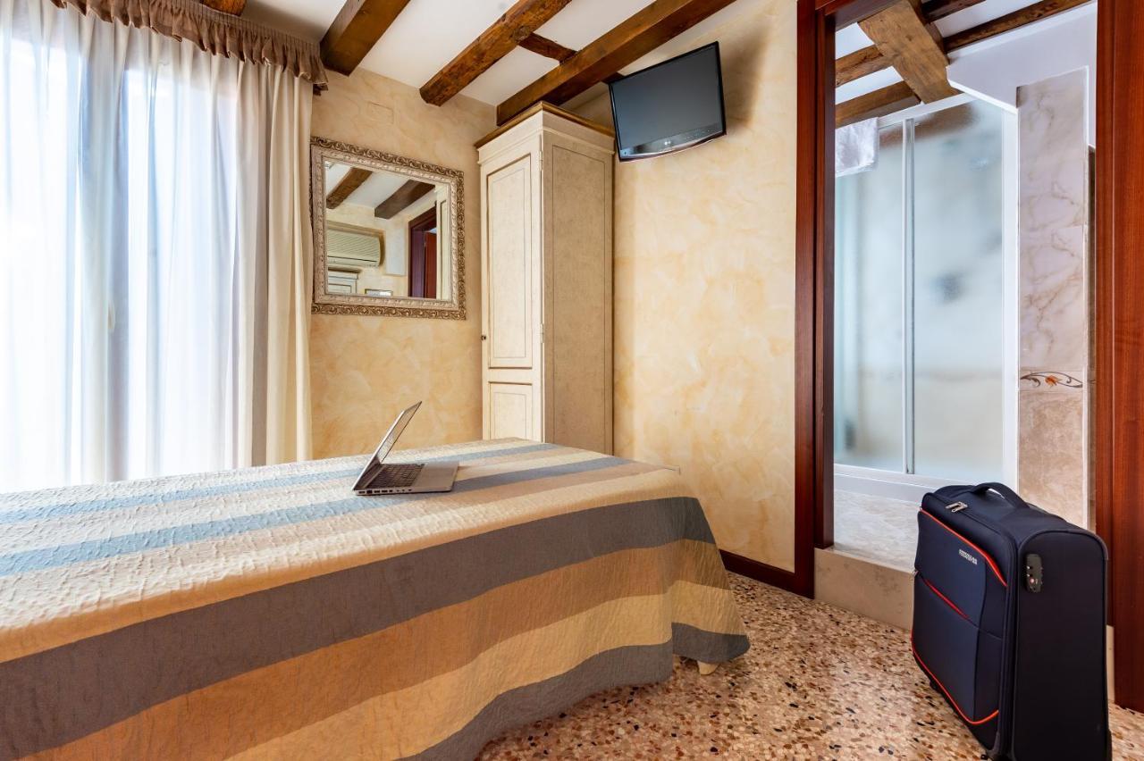 Standard Single Room,739039954:JPEG