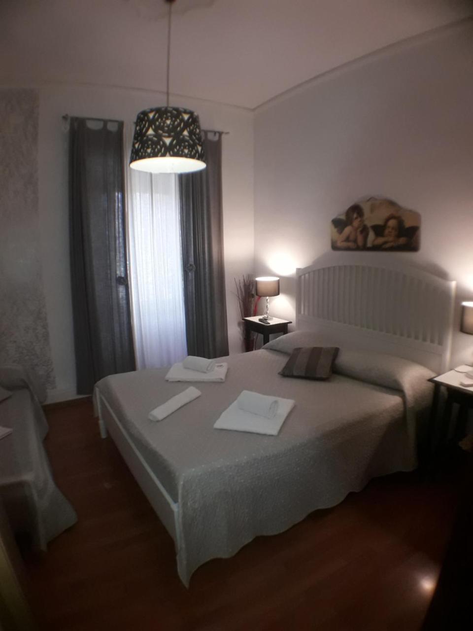 Das Dreibettzimmer bietet Blick auf Sehenswürdigkeiten.