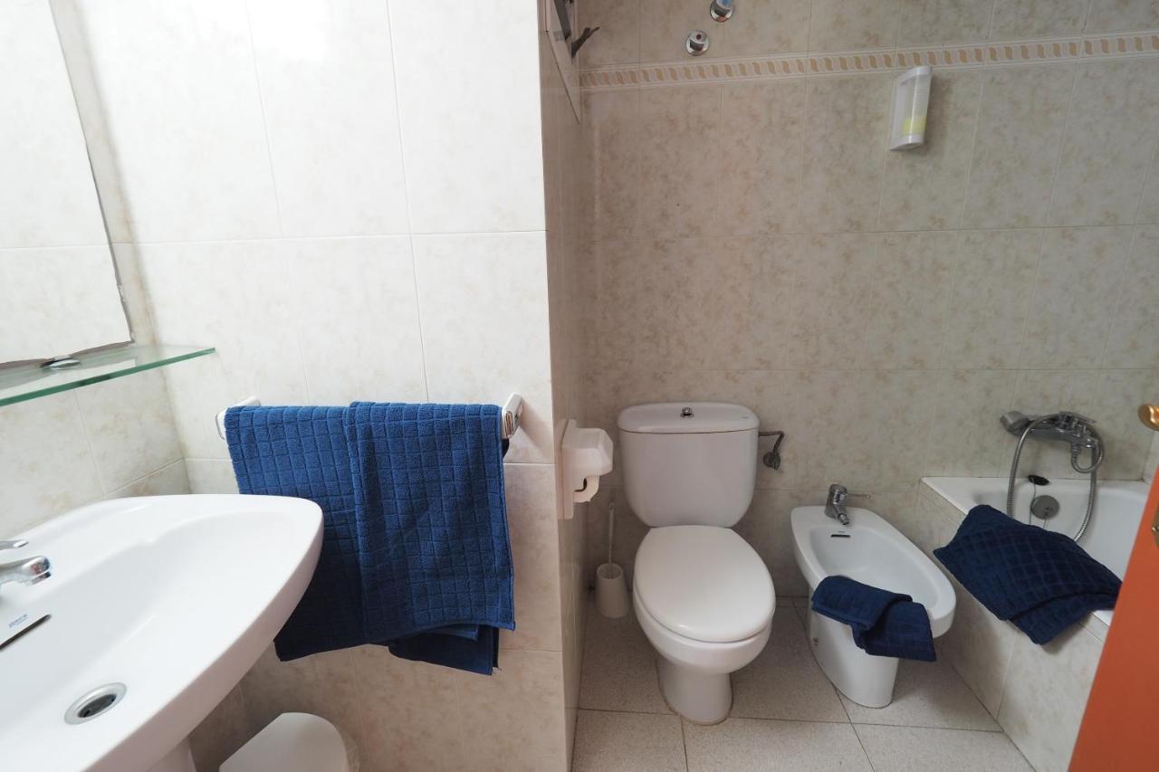 Single Room with Balcony,742479838:JPEG