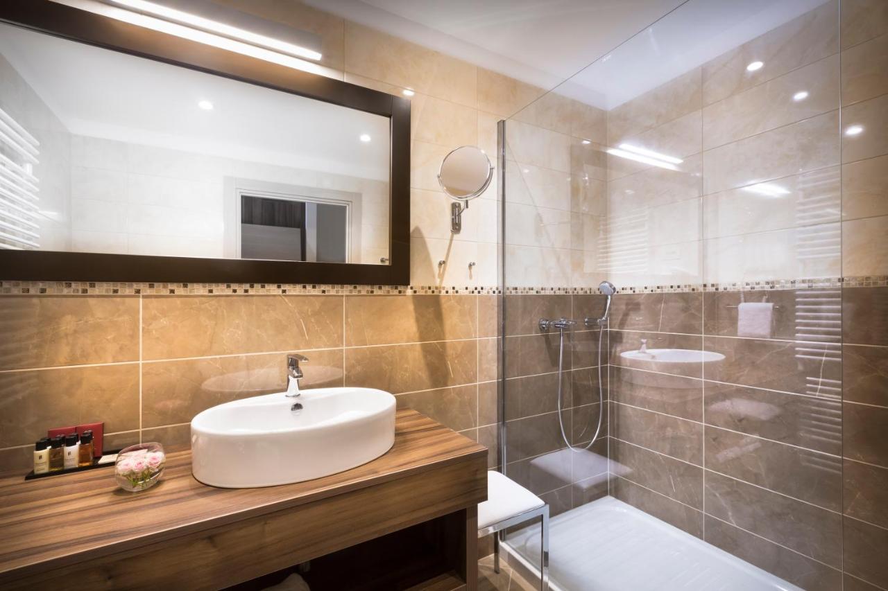 Standard Doppelzimmer mit Meerblick und Balkon