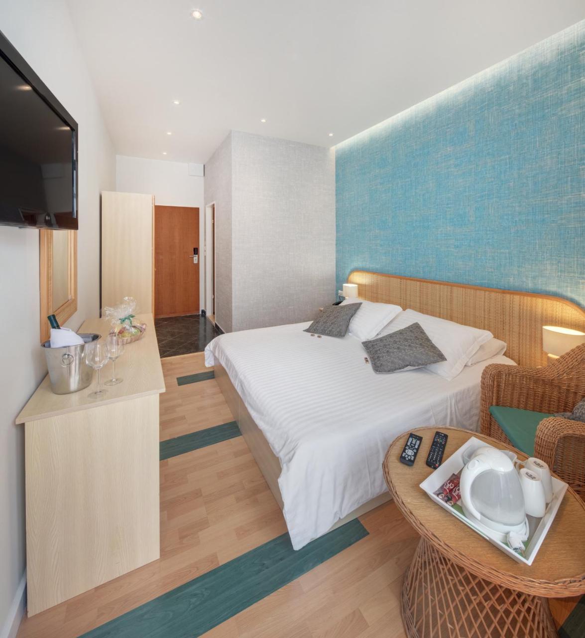 Standard Double or Twin Room Balcony