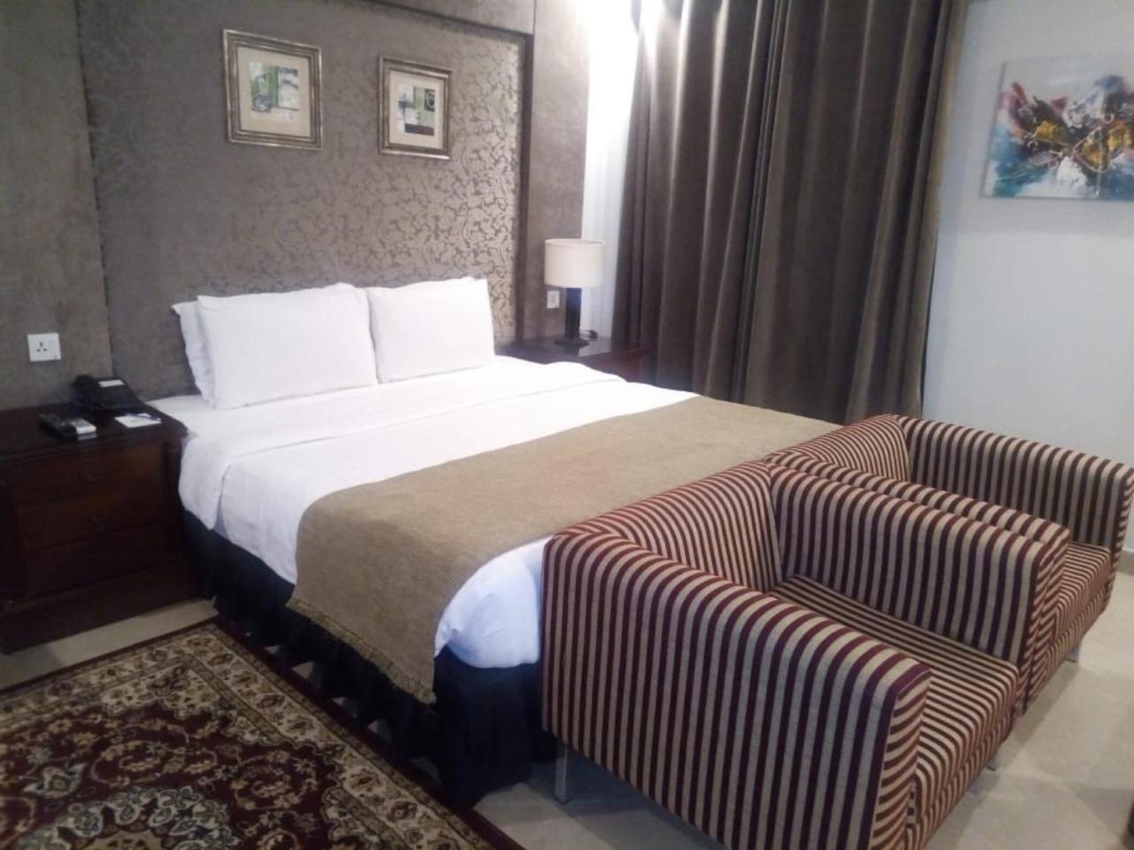 Deluxe King Room
