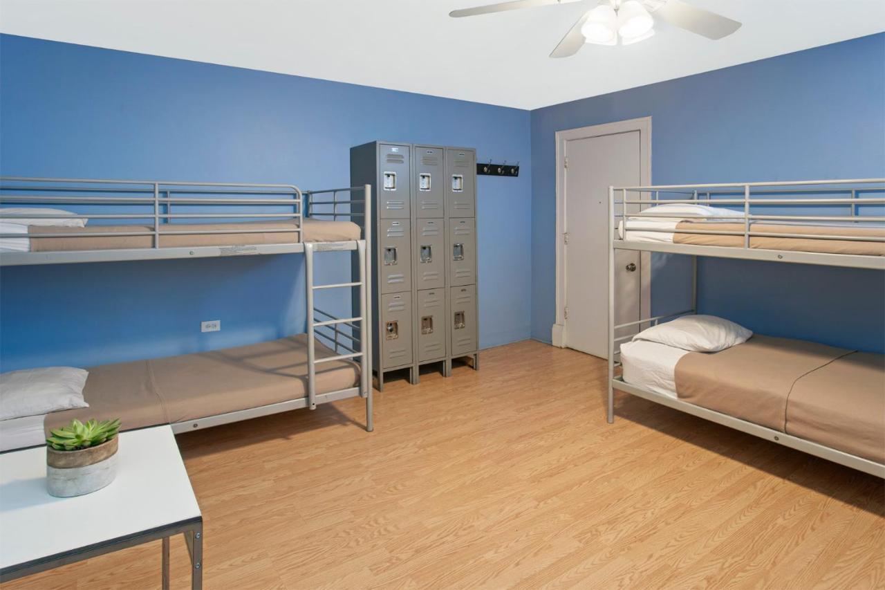 Einzelbett im 8-Betten-Schlafsaal für Männer