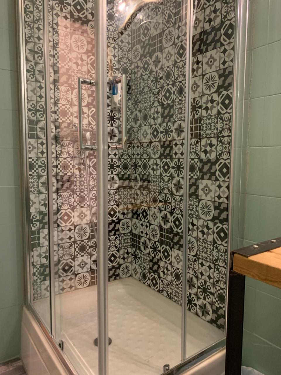Single Room,925790569:JPEG