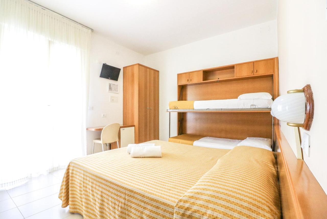 Quarto Quádruplo com Terraço