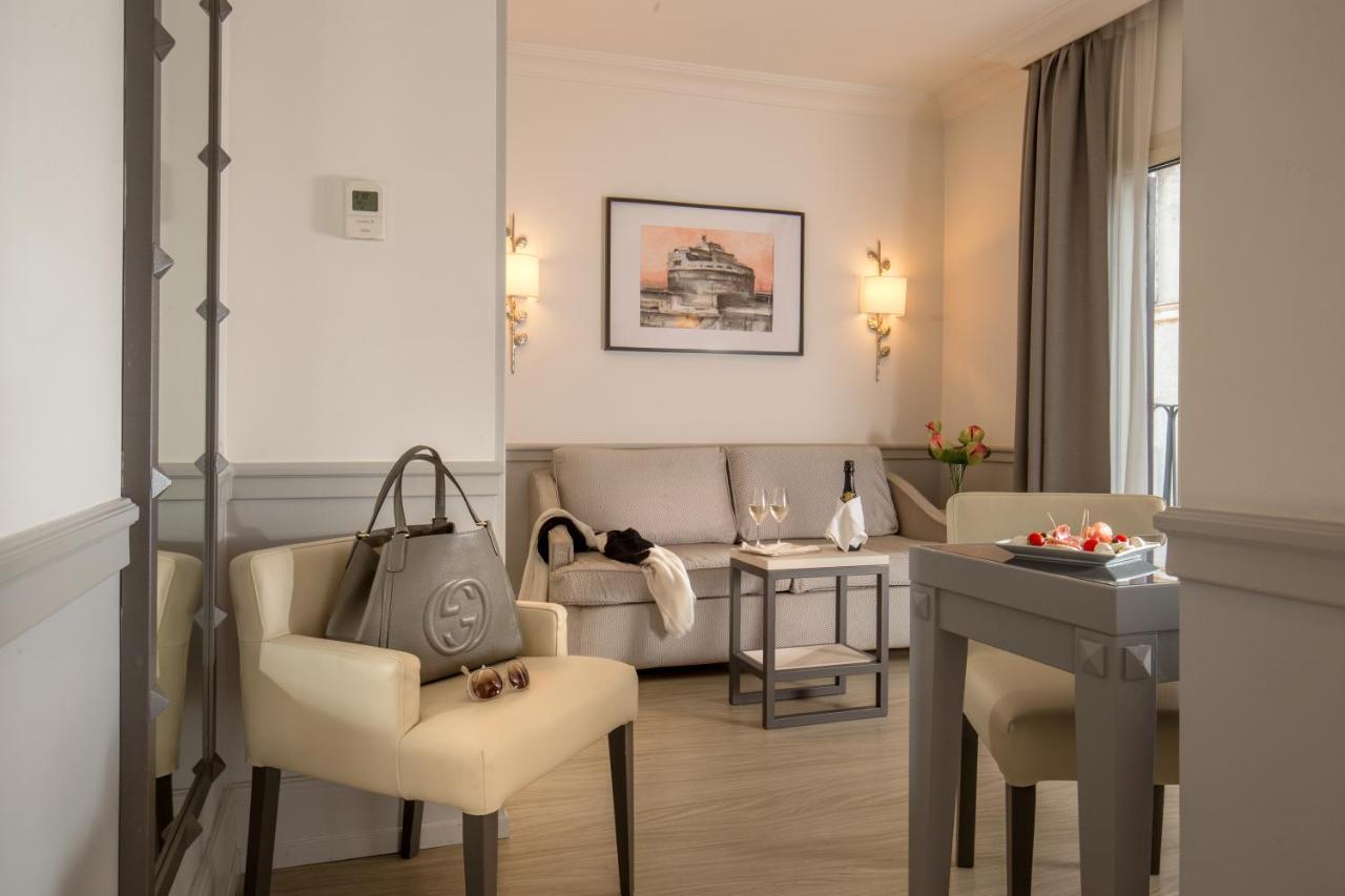 Junior Suite,749423036:JPEG