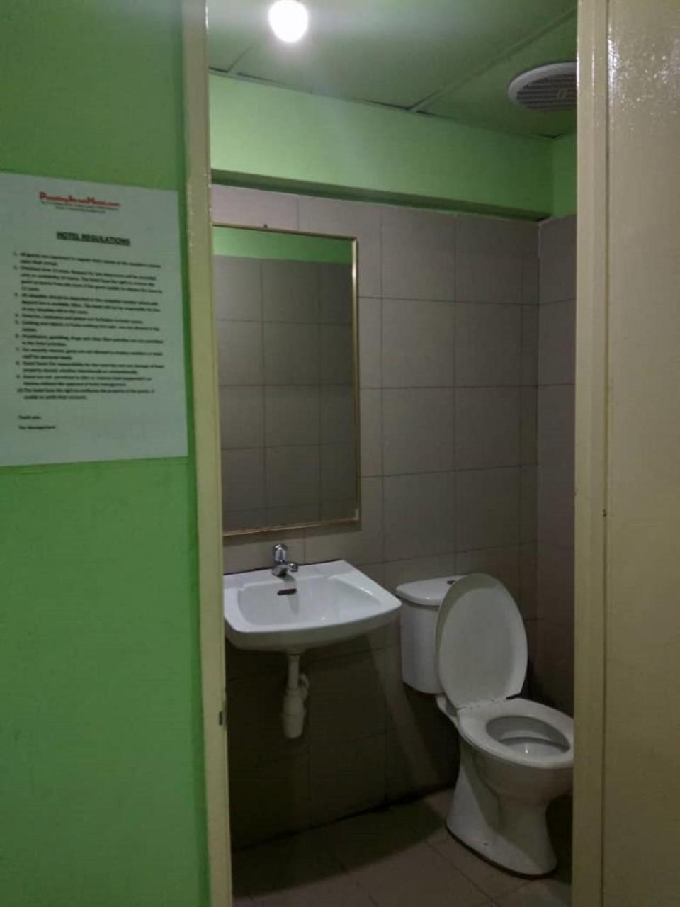 Standard Queen Room