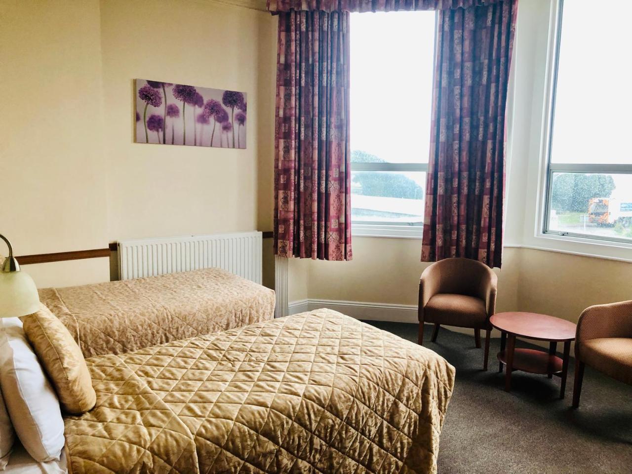 Double or Twin Room Sea View