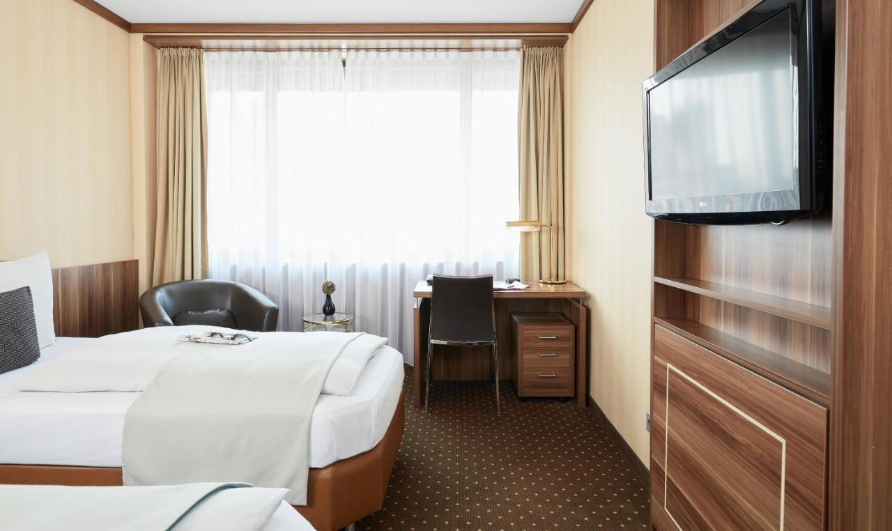 Plus Double or Twin Room,1212051451:JPEG