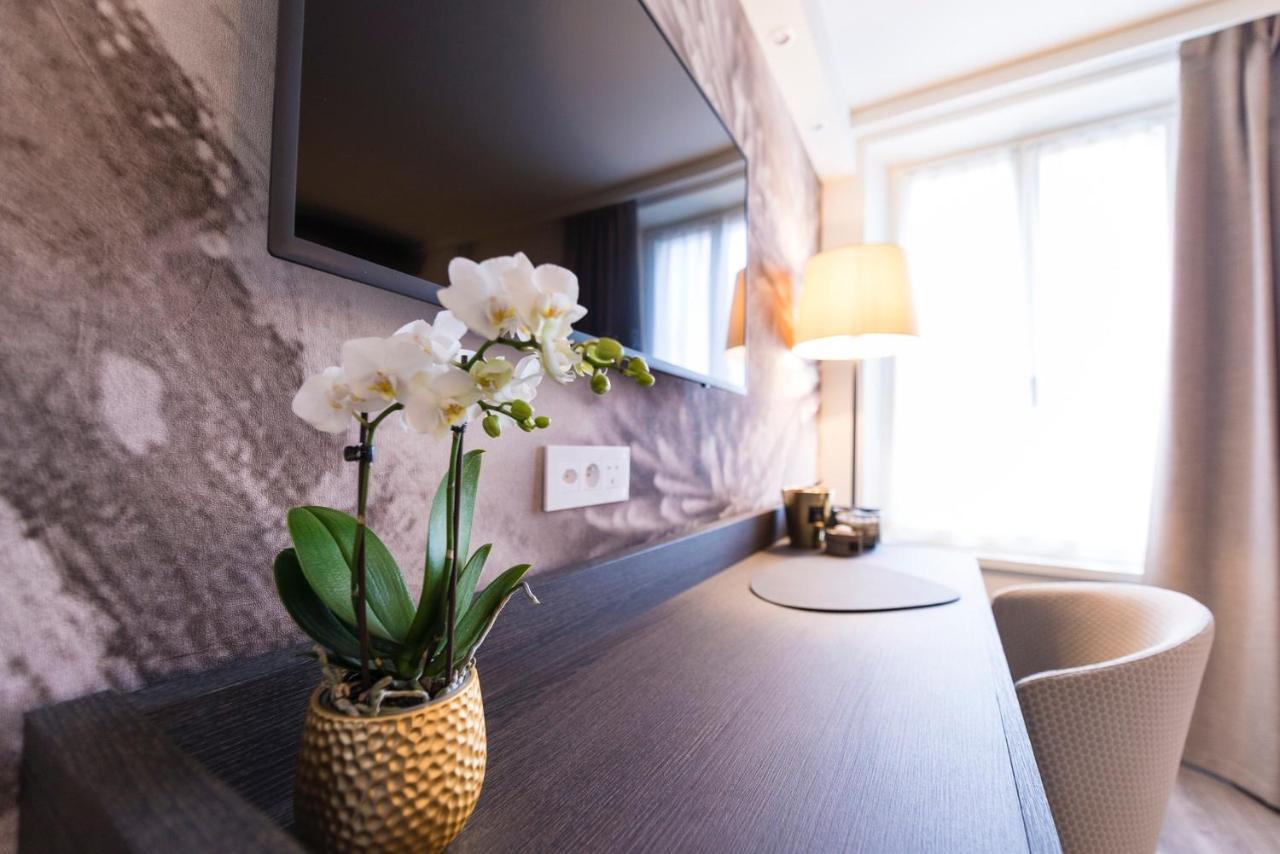 Doppel-/Zweibettzimmer mit Seeblick
