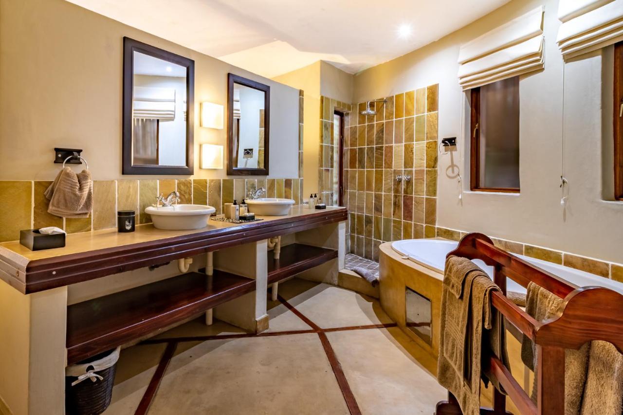 Luxury King Suite