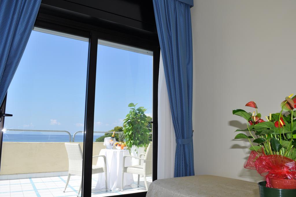 Superior Double or Twin Room Sea View