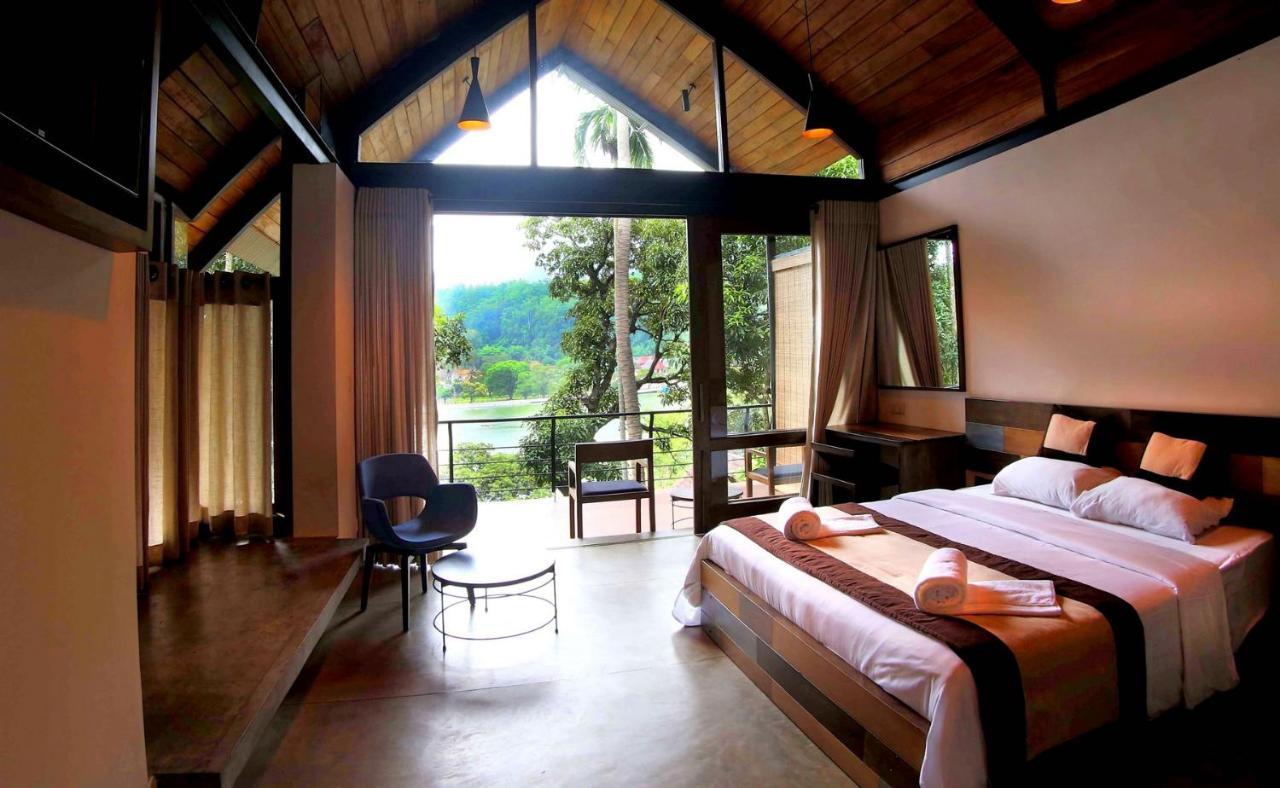 Super Deluxe Room with Lake View and Early check-in/Late check-out on availability + Free Pick up and drop to the Railway Station and Kandy Bus Stand