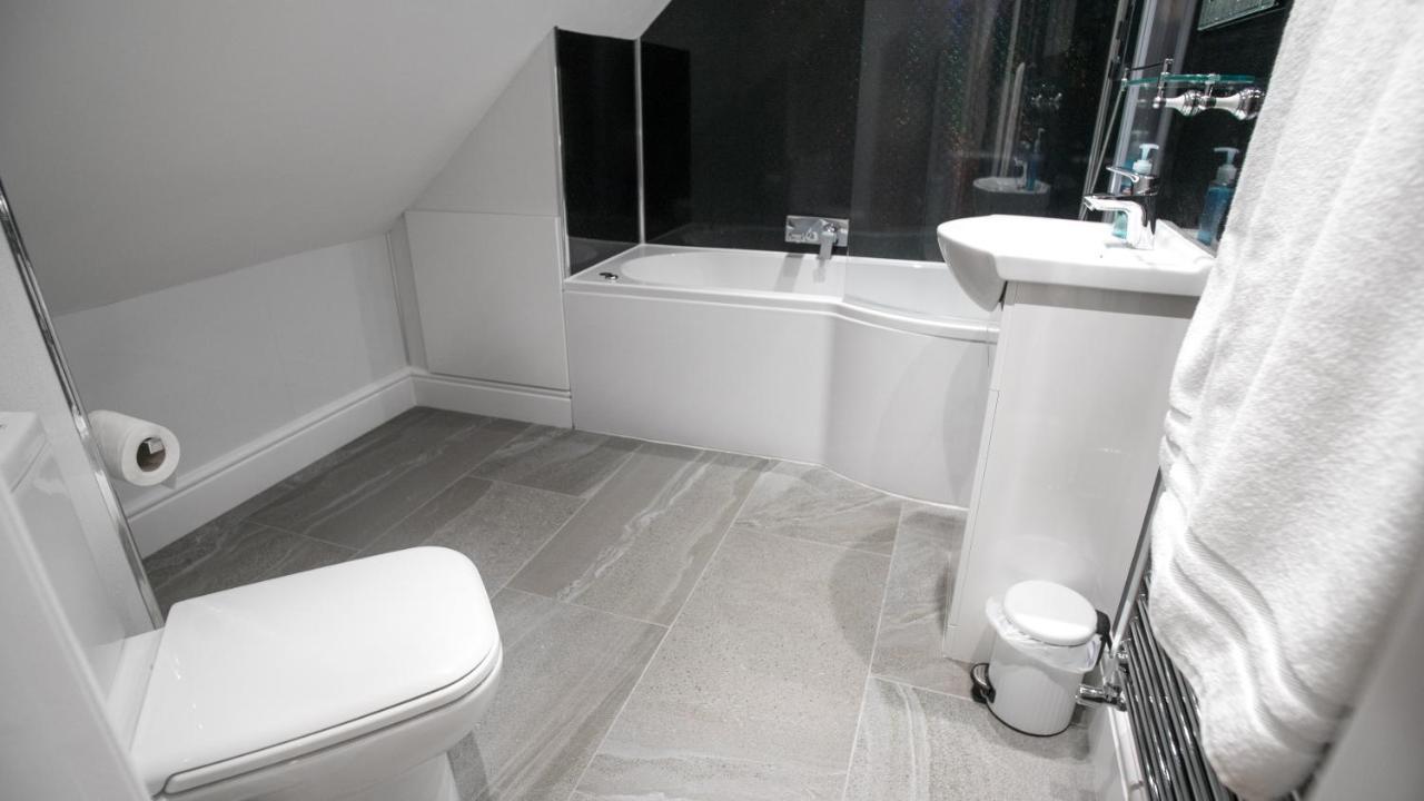 Deluxe Double Room Bath