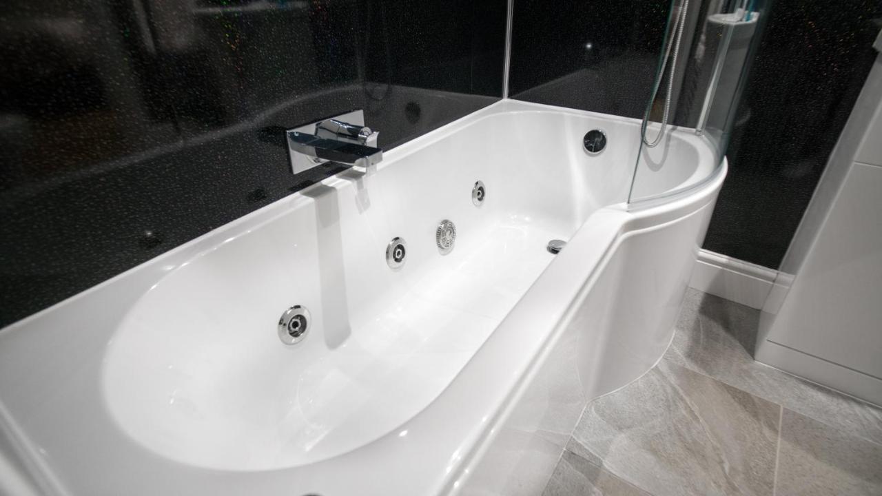 Deluxe Double Room Bath