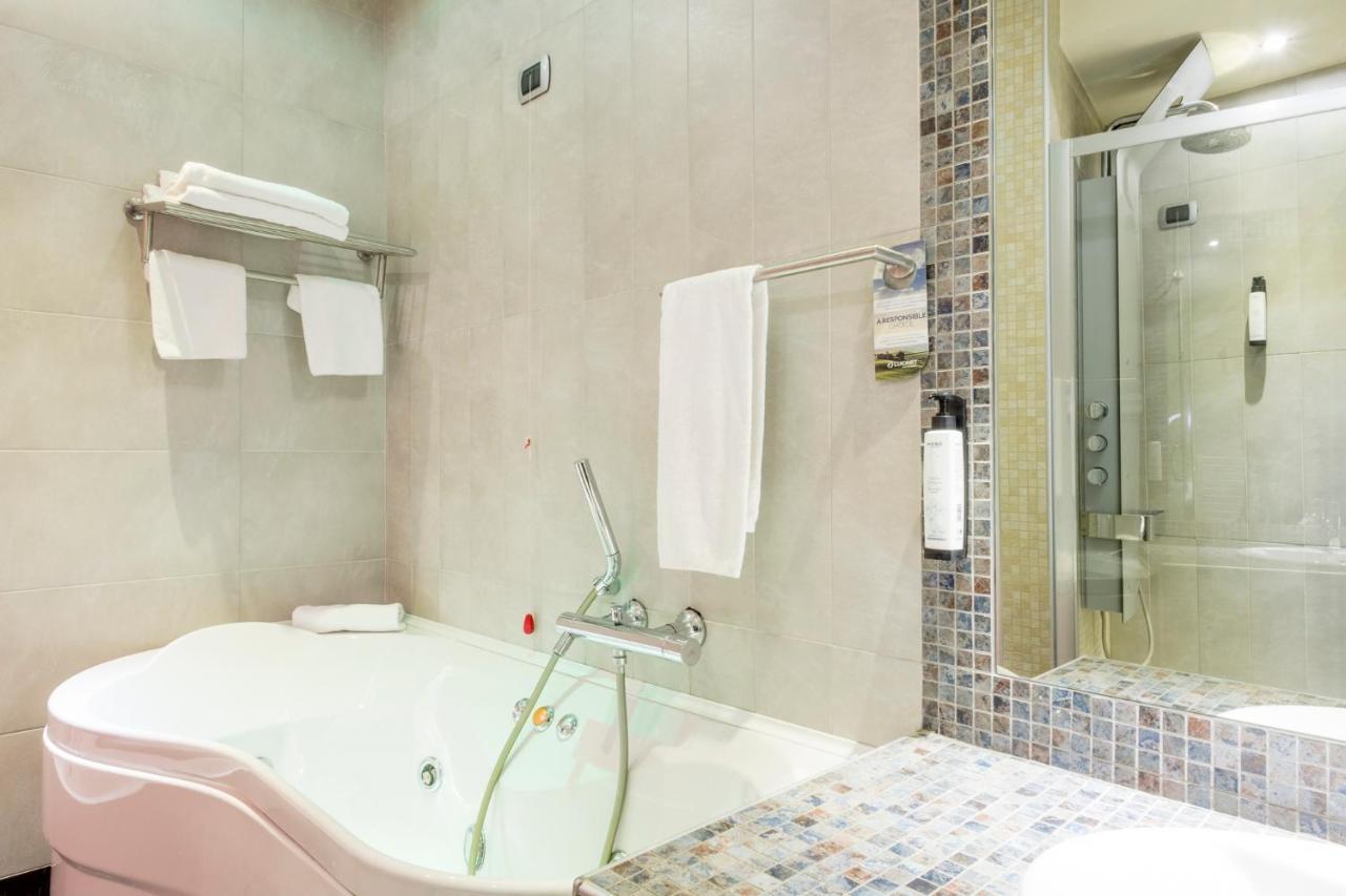 Superior Double Room Bath