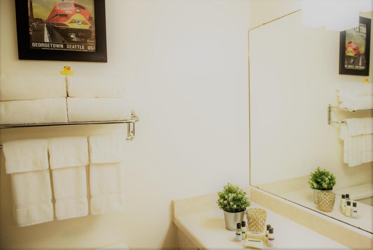 Classic Queen Room