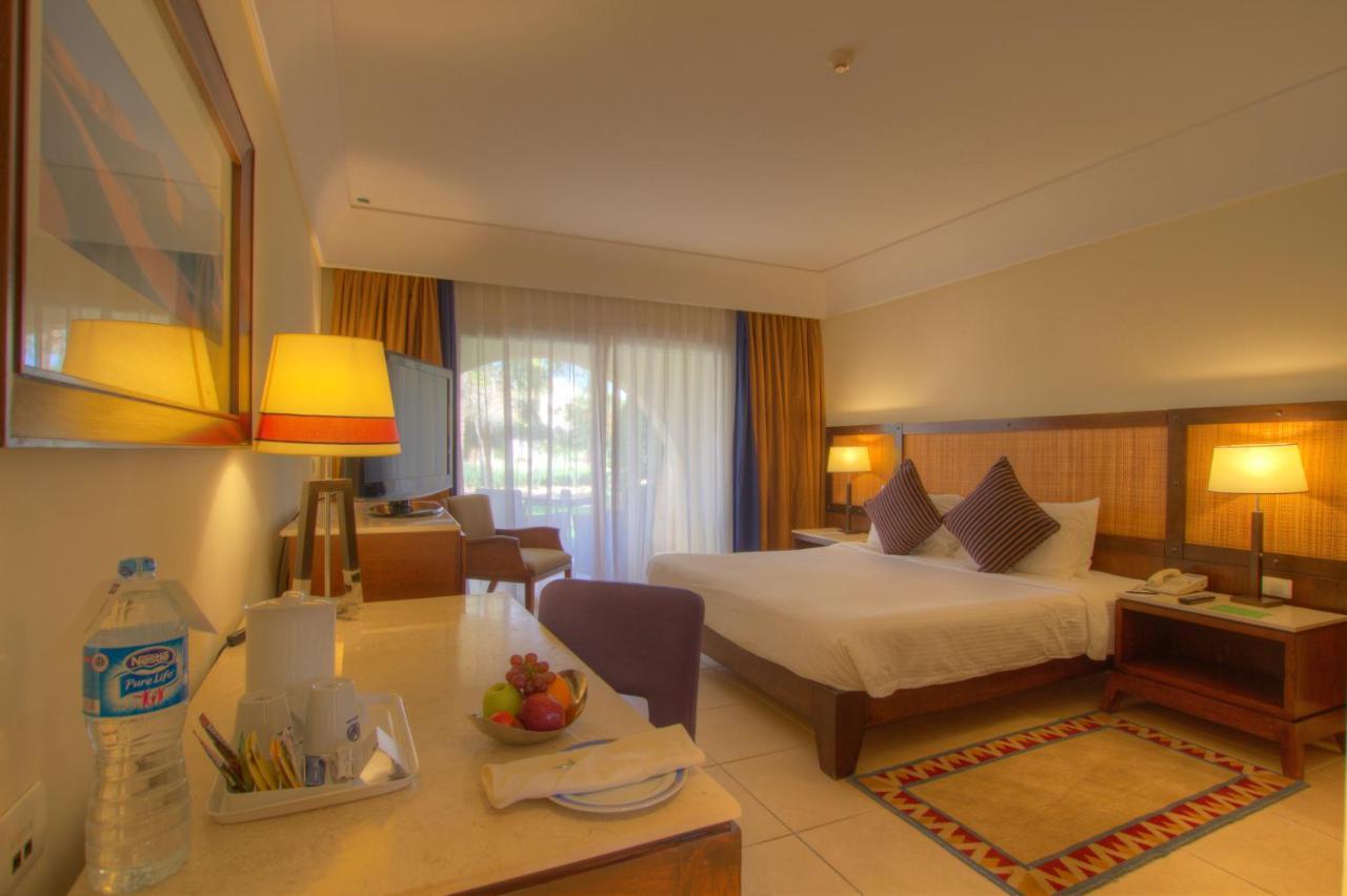 Panoramic Sea Pool View Room King Bed