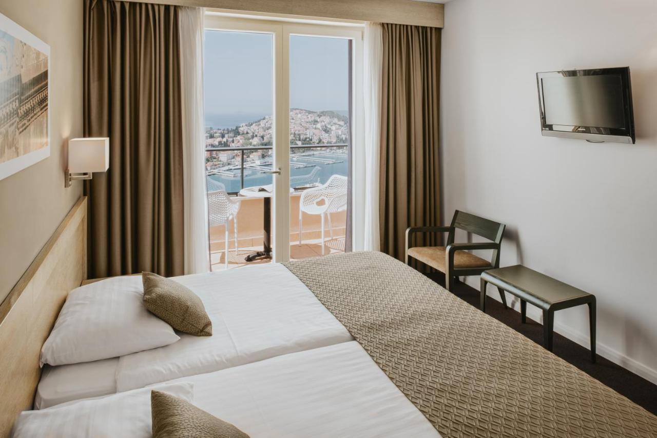 Double or Twin Room Sea View