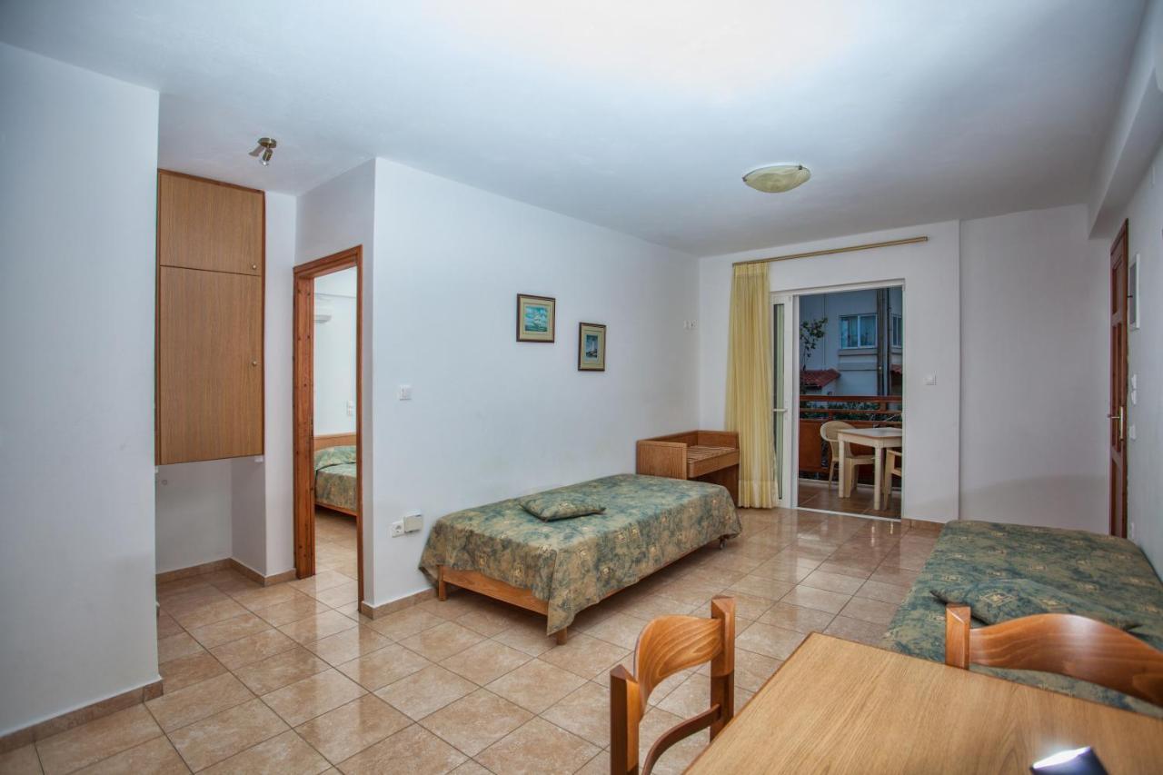 One-Bedroom Apartment Side Sea View