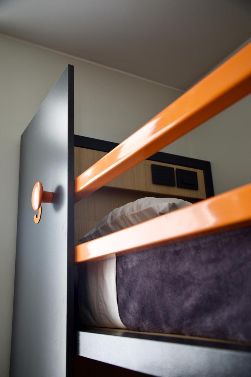 Single Bed Mixed Dormitory Room