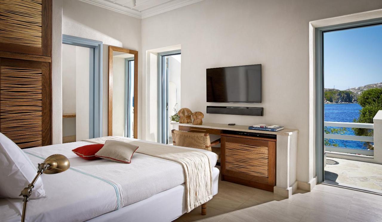 1 Bedroom Waterfront Villa Private Pool 350 meters from main hotel