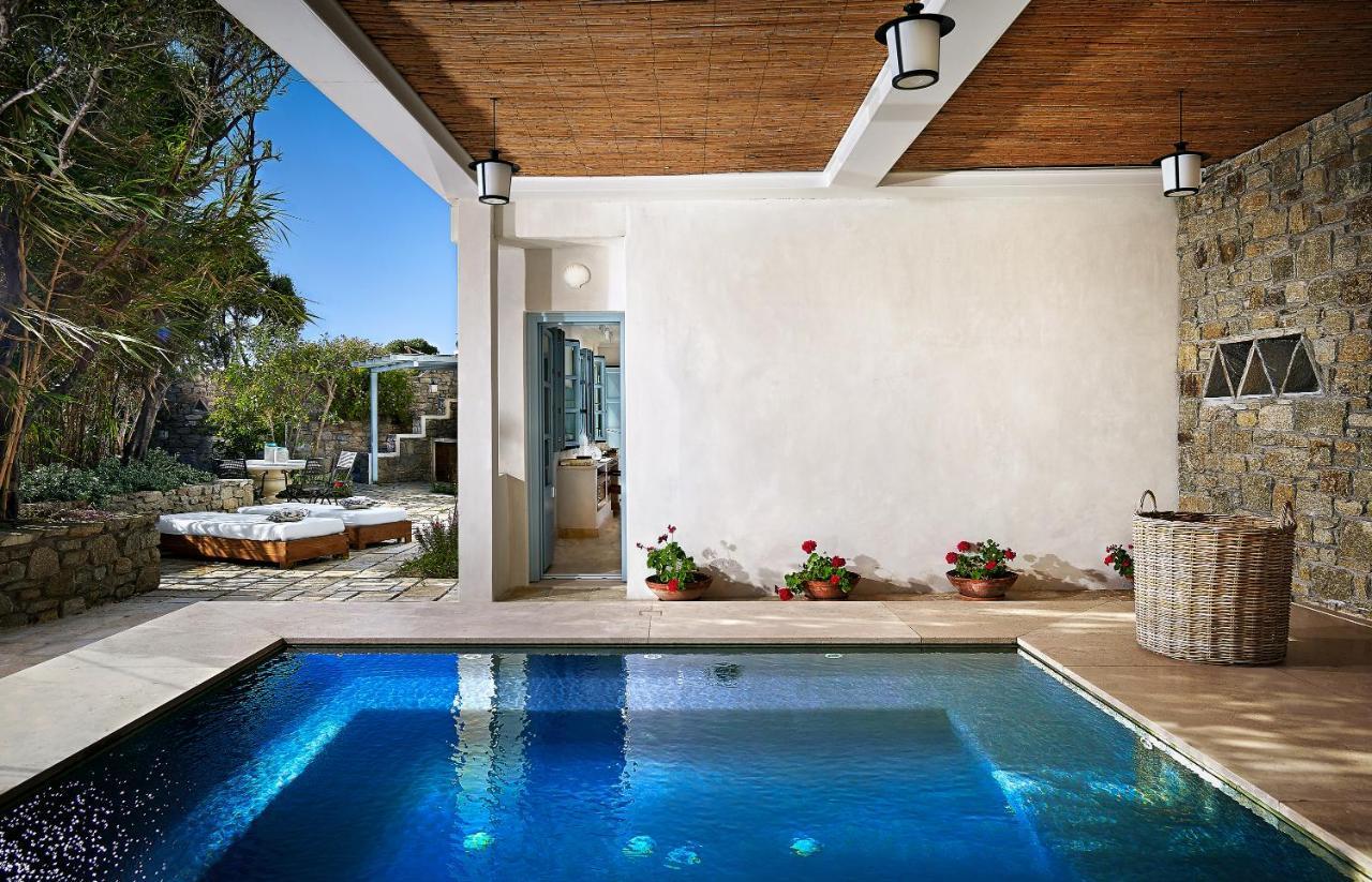 Waterfront Suite Private Whirlpool 350 meters from the main hotel