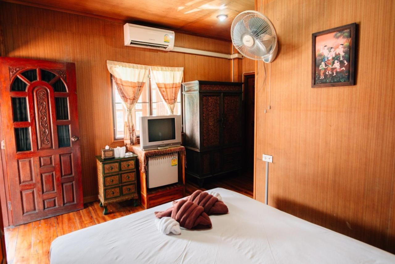 Small Double Room,761714347:JPEG
