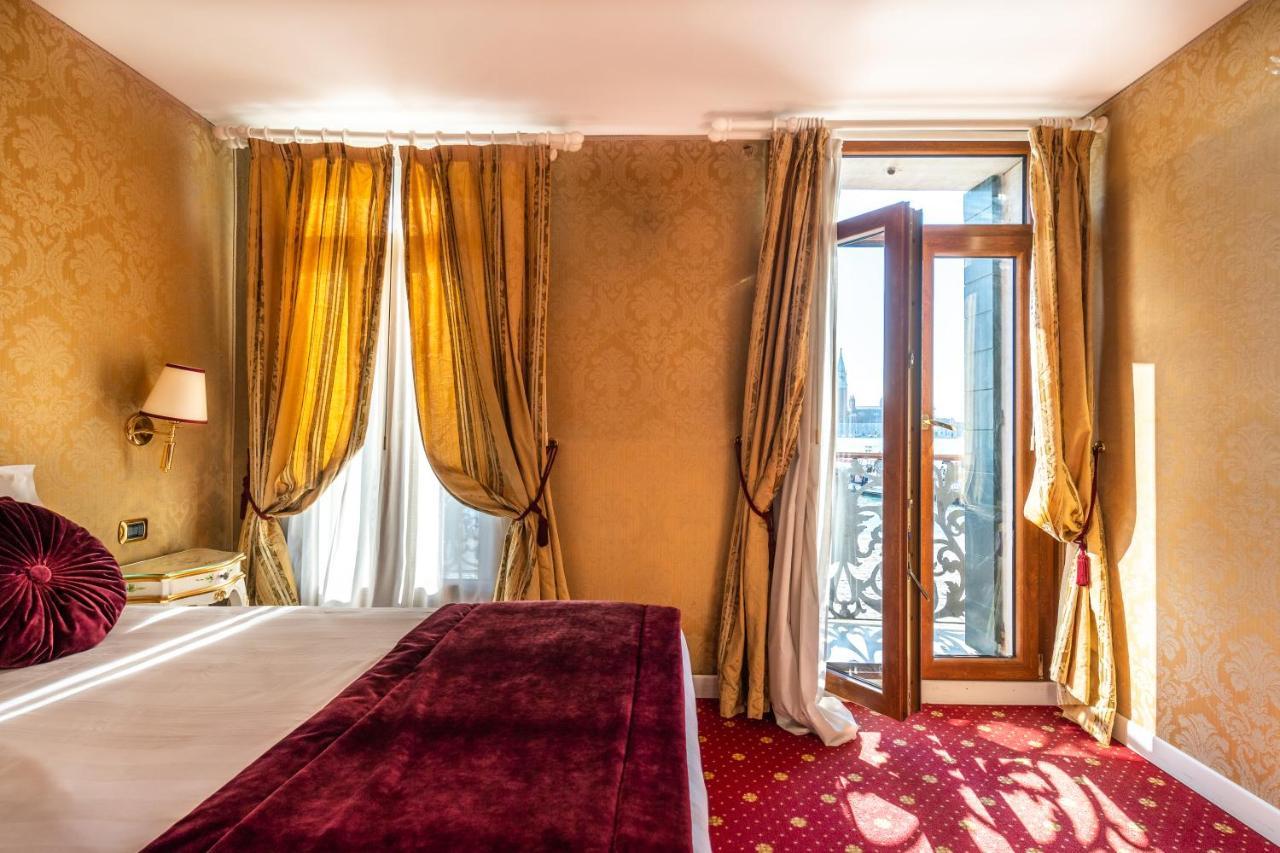 Superior Double Room with Canal View