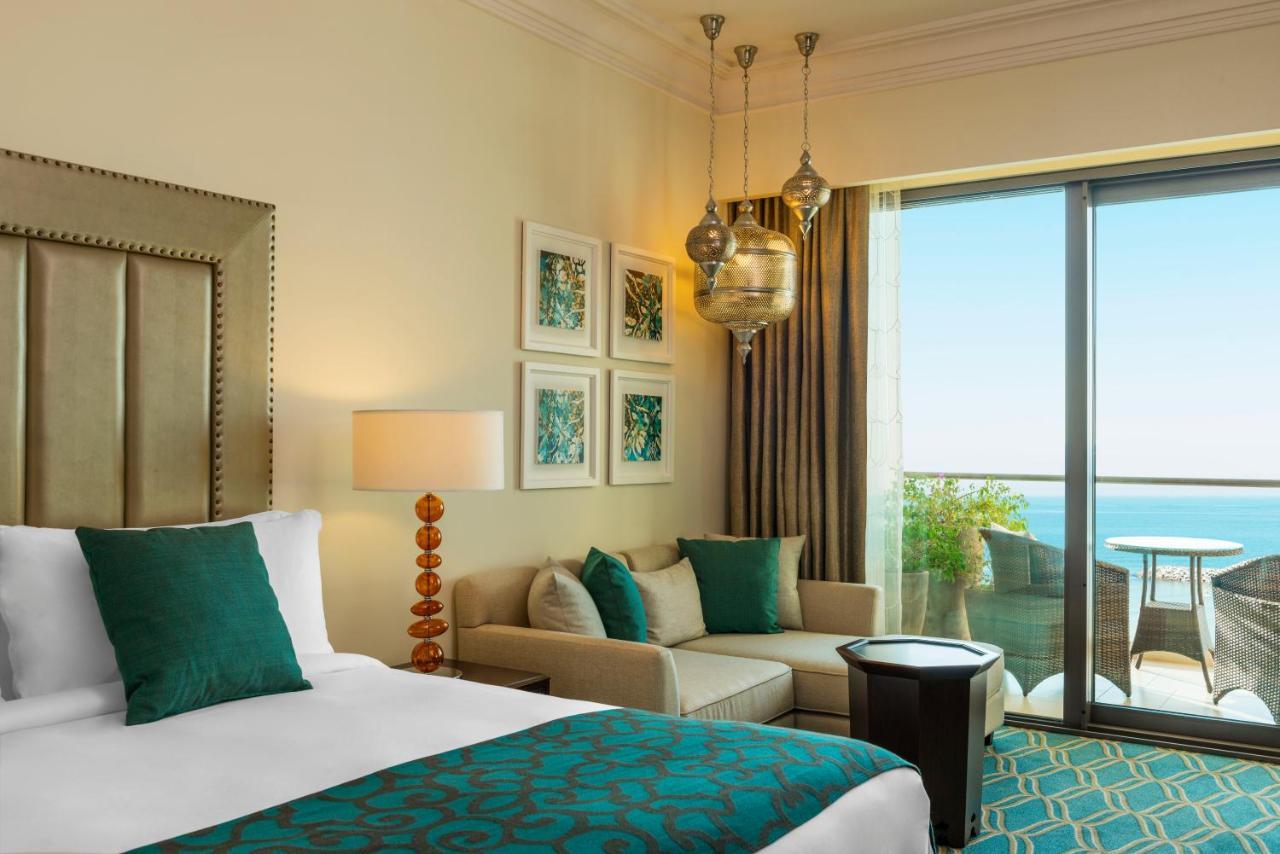Deluxe Room Sea View Guest room 1 King Sea view Balcony