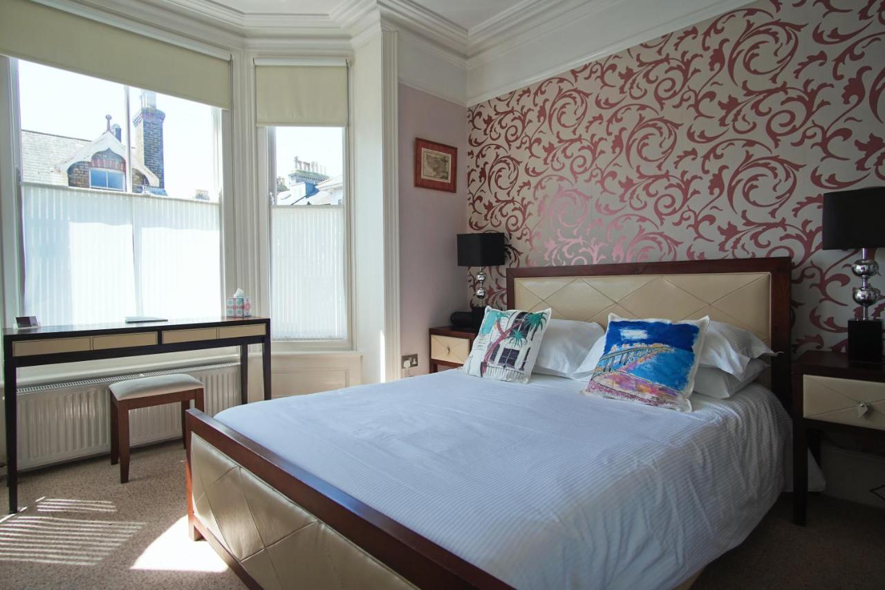 Deluxe Double Room with Shower