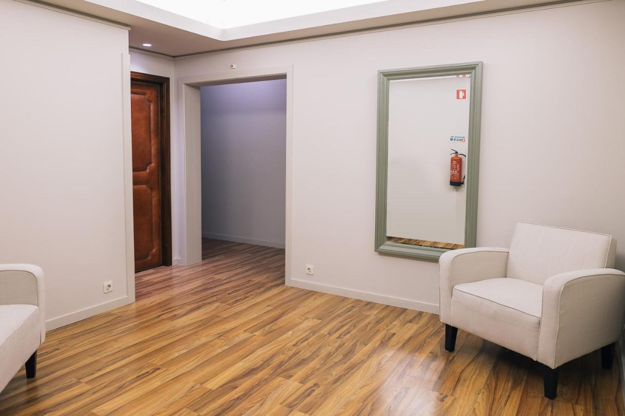 Family Room,766003546:JPEG