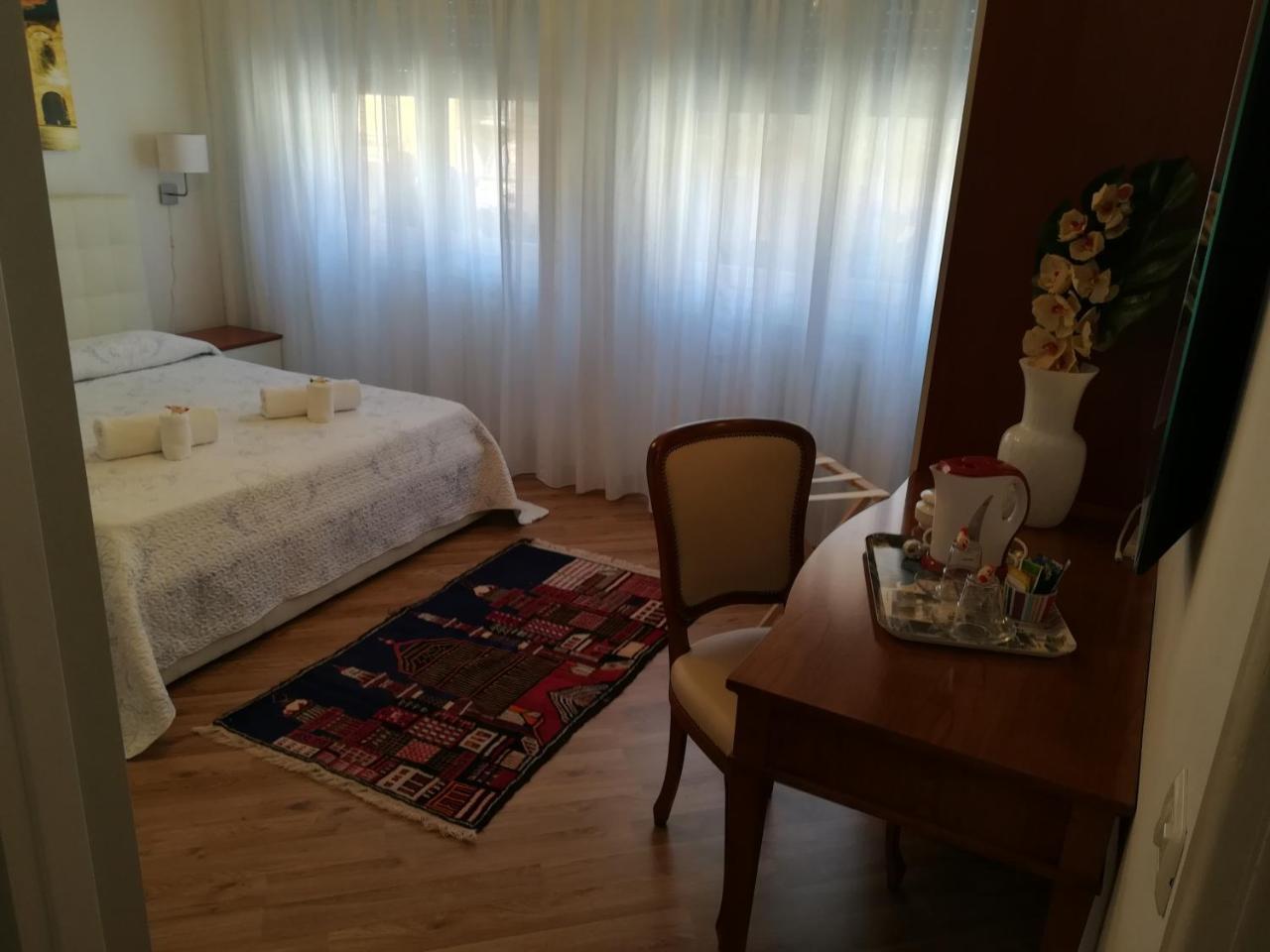 Deluxe Double Room Private Bathroom