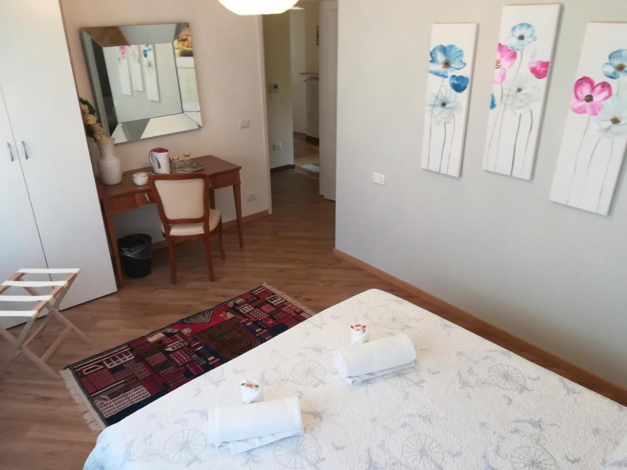 Deluxe Double Room Private Bathroom