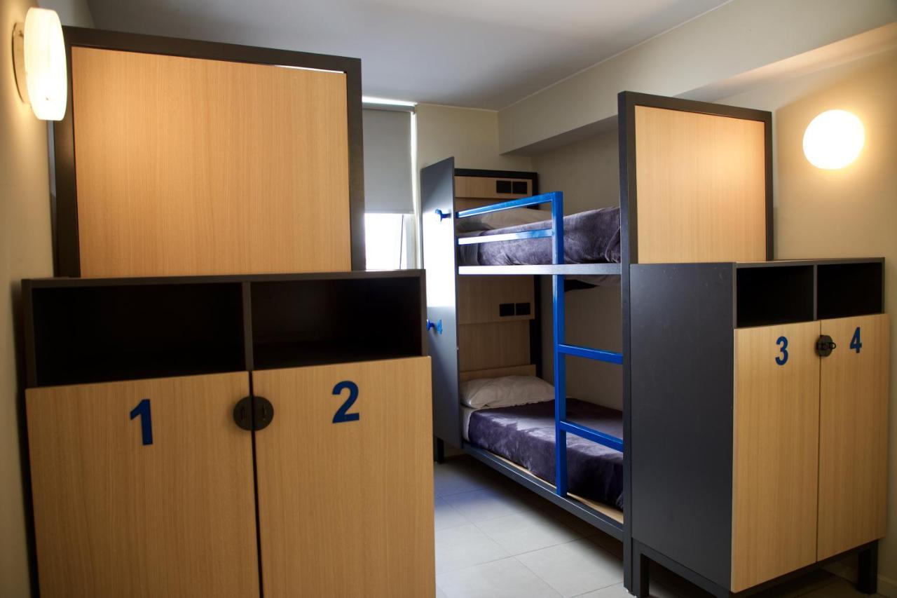 Single Bed Mixed Dormitory Room