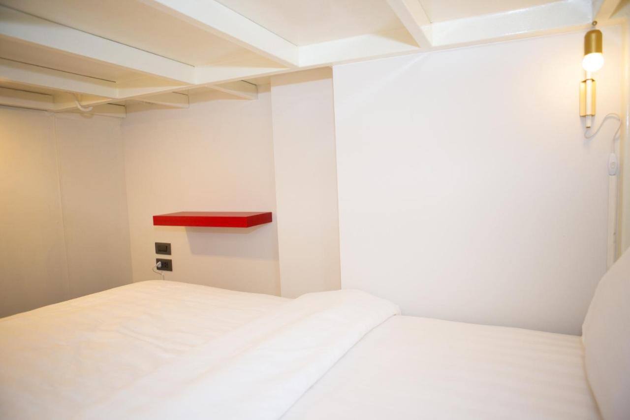 Bunk Bed Mixed Dormitory Room
