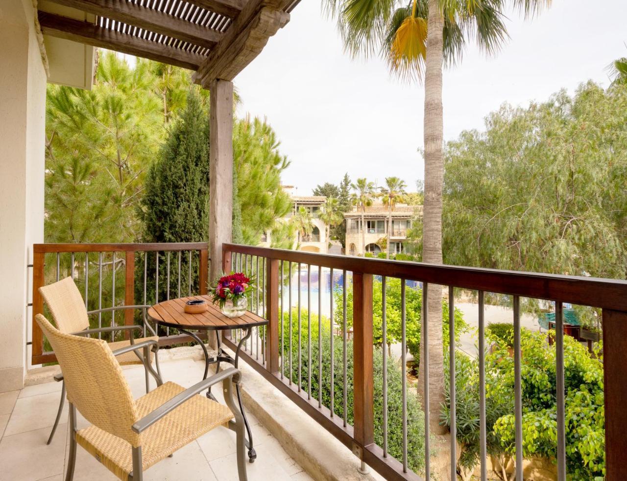 Executive Suite Pool View