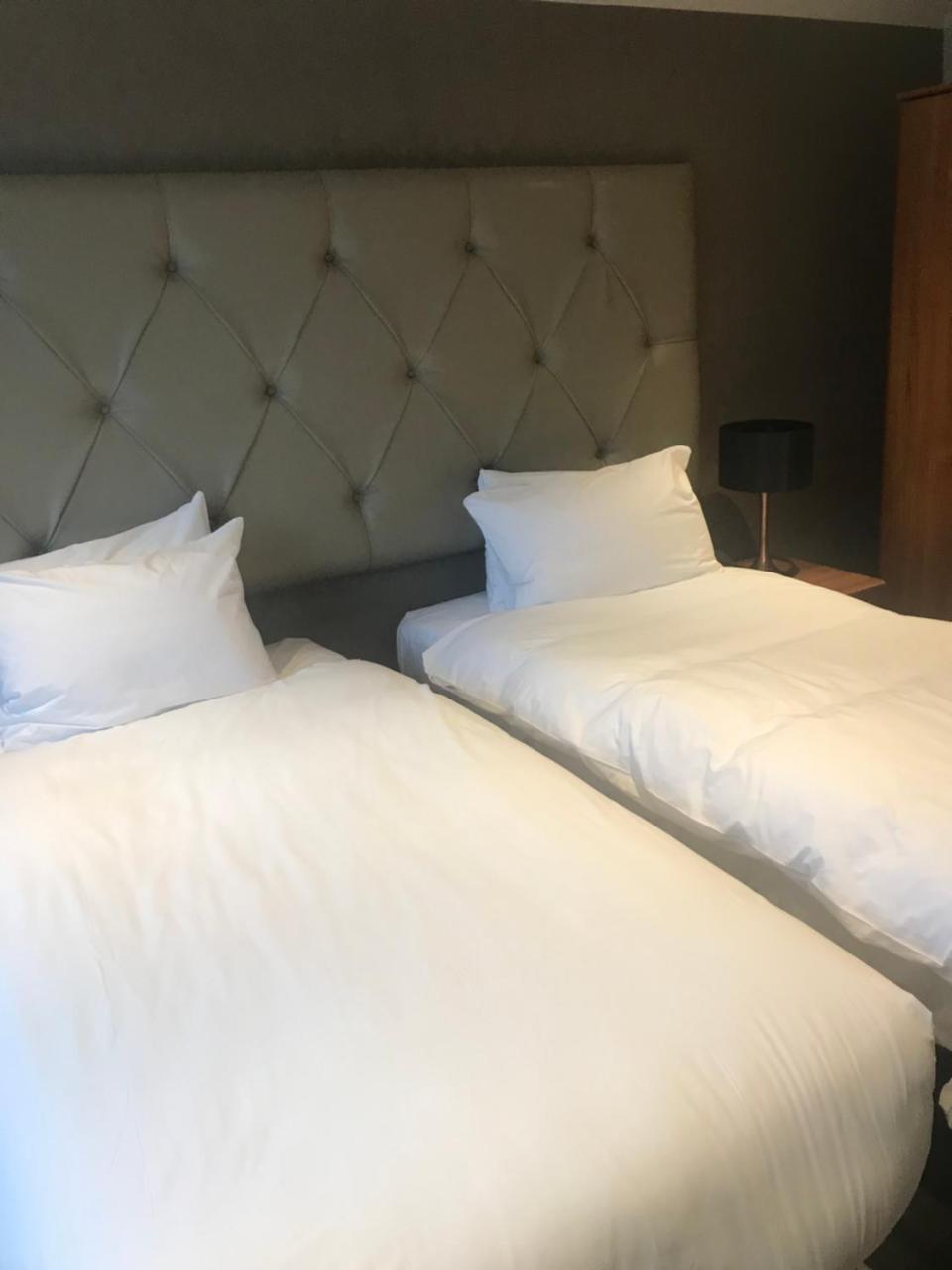 Twin Room,767029690:JPEG