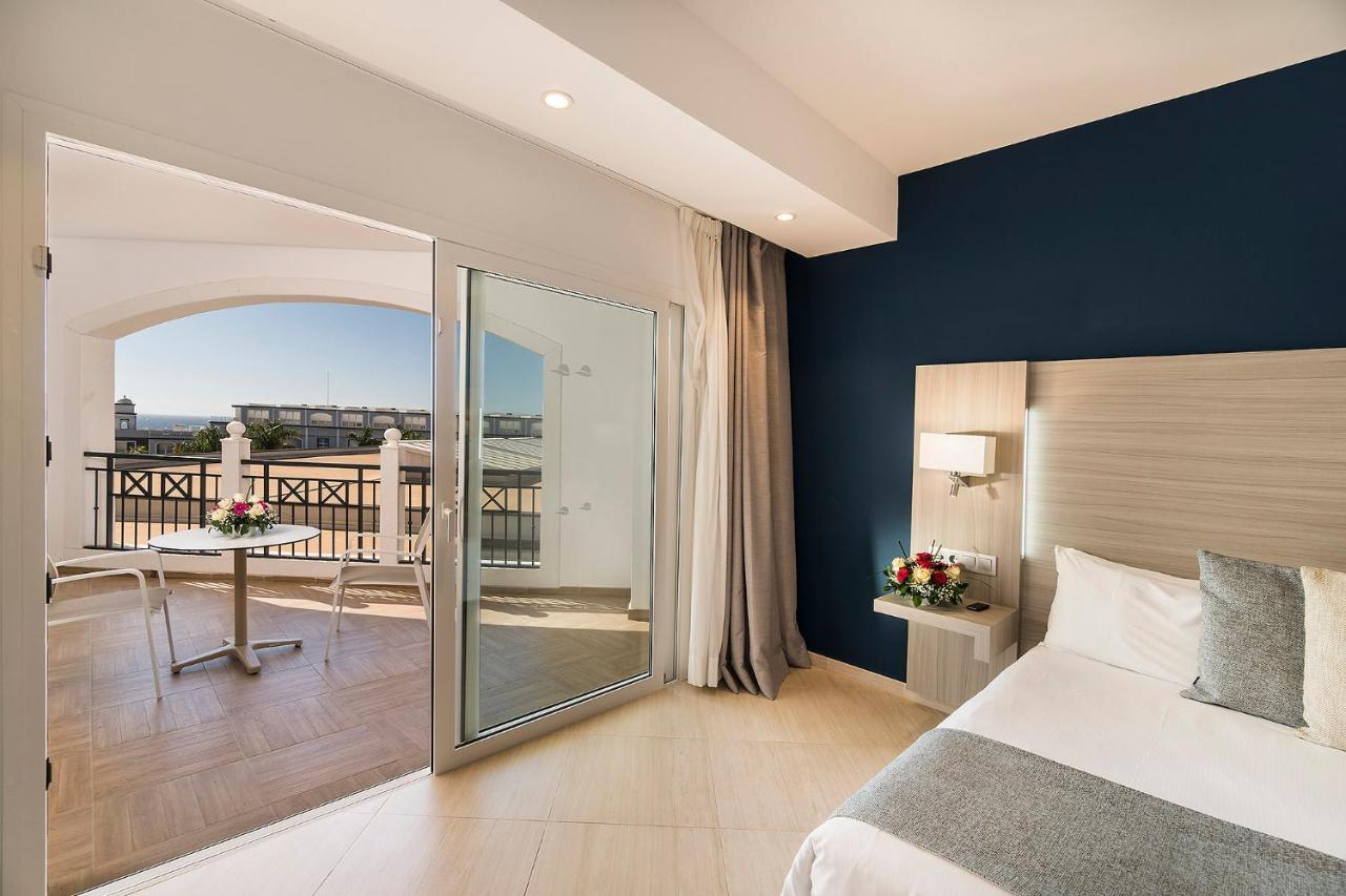 Chambre Double ou Lits Jumeaux - Vue Latérale sur Mer