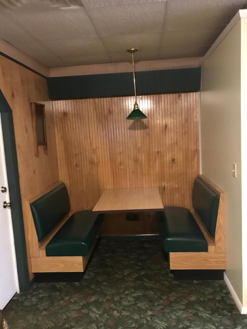 Deluxe Queen Suite