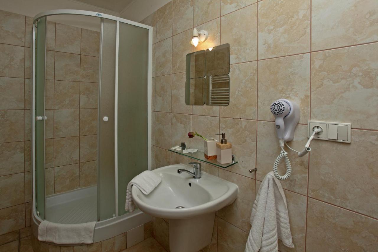 Economy Single Room