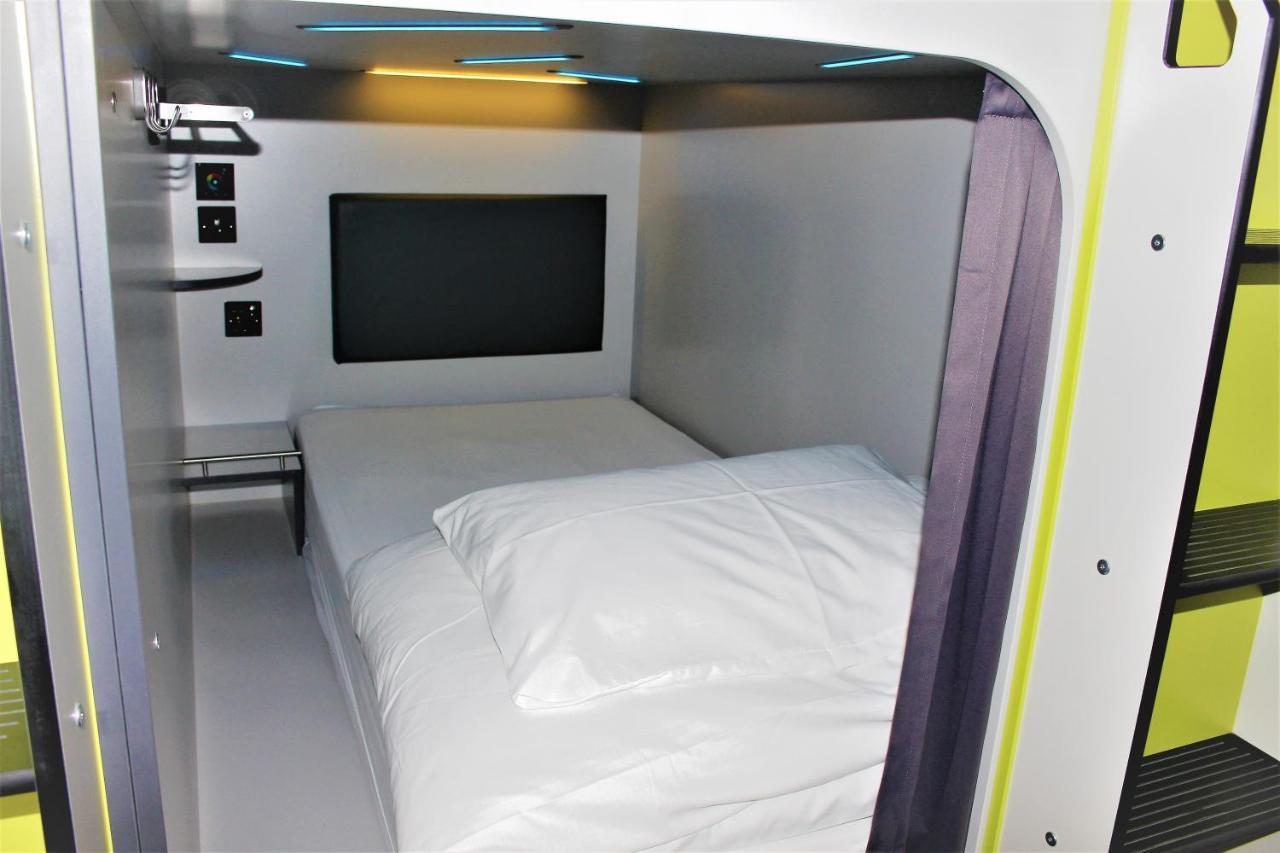 POD BED 16 Bed Mixed Dorm