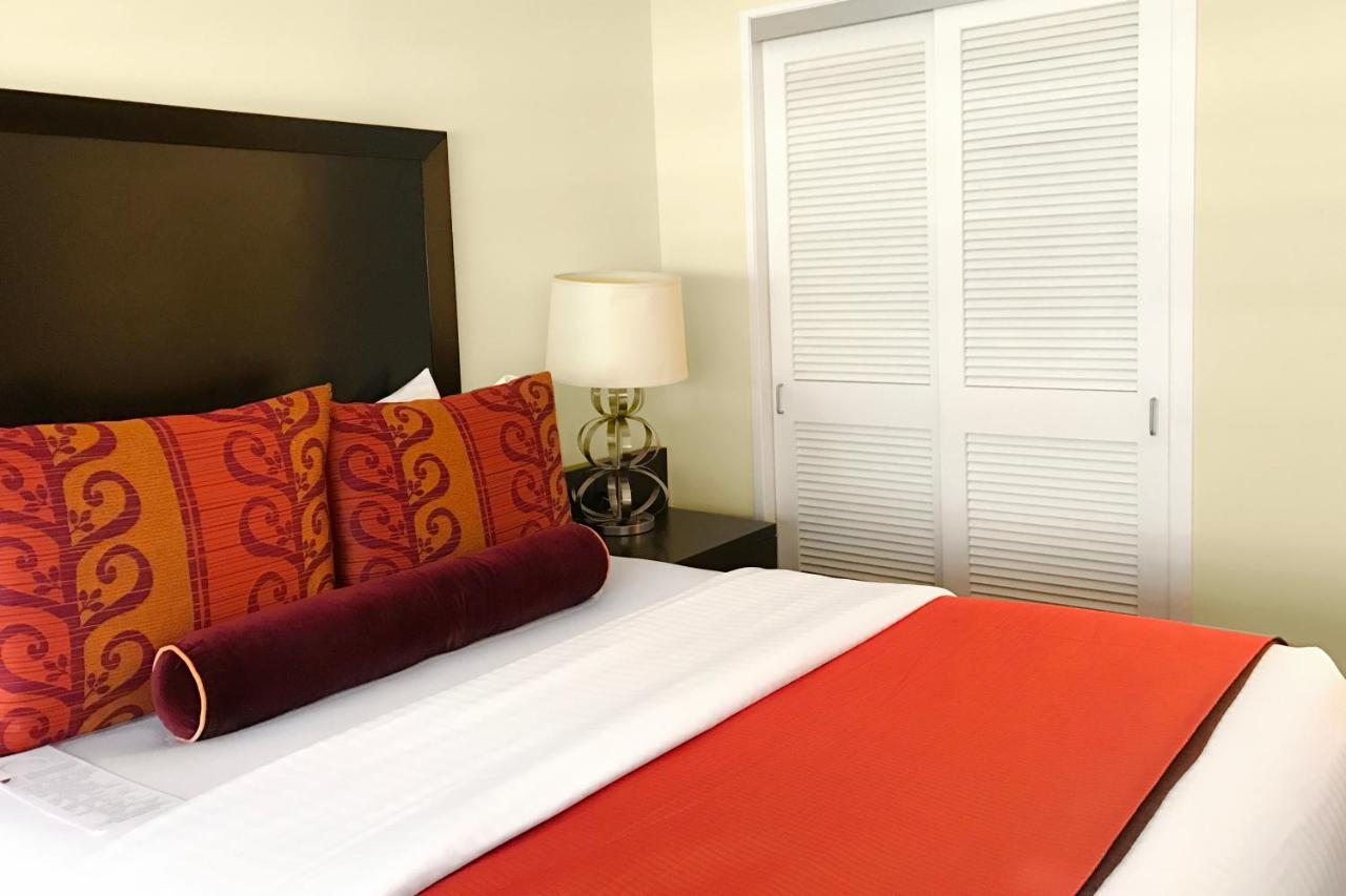 Superior Queen Room Accessible