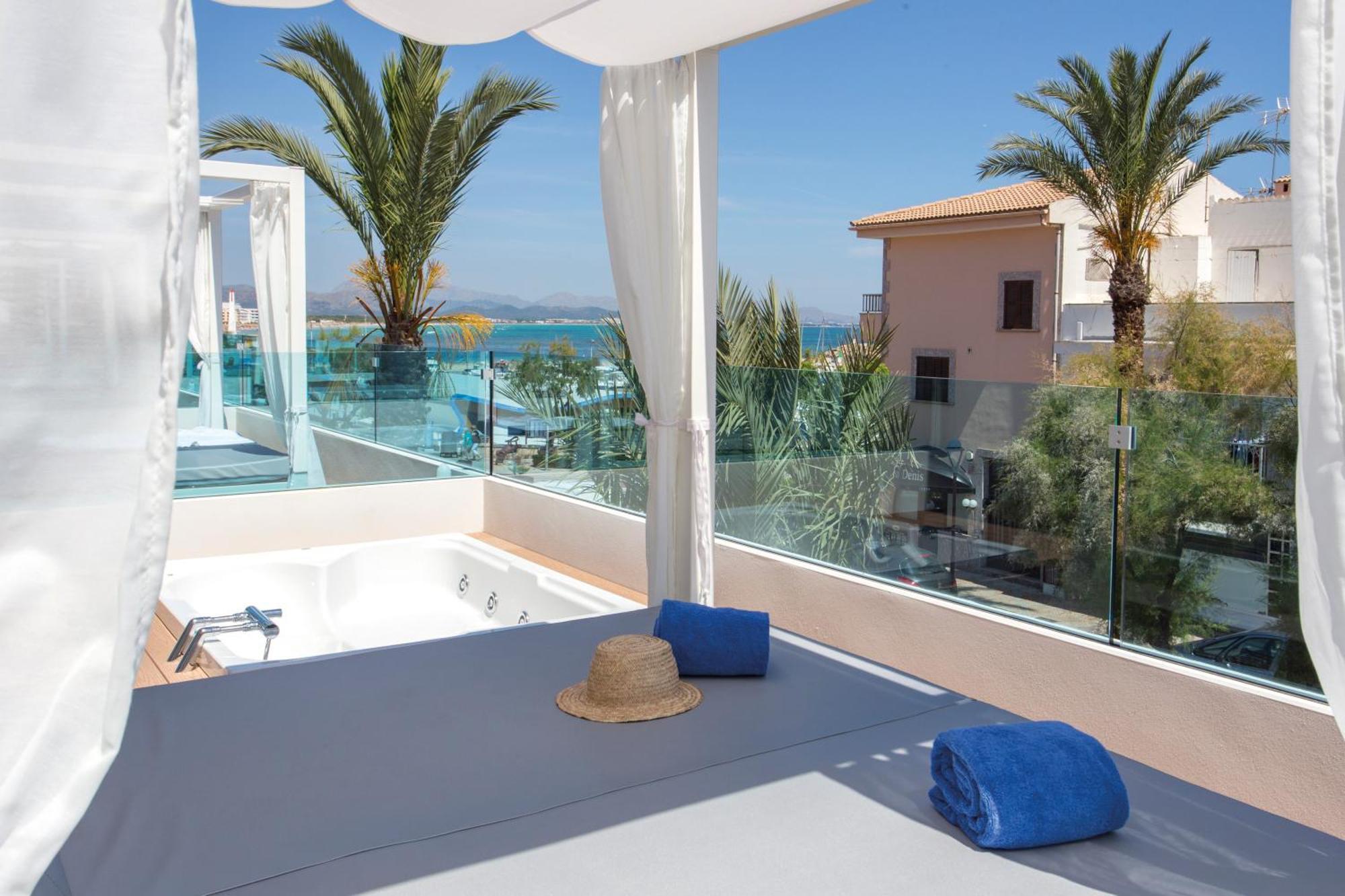 Deluxe Double Room Hot Tub Sea View