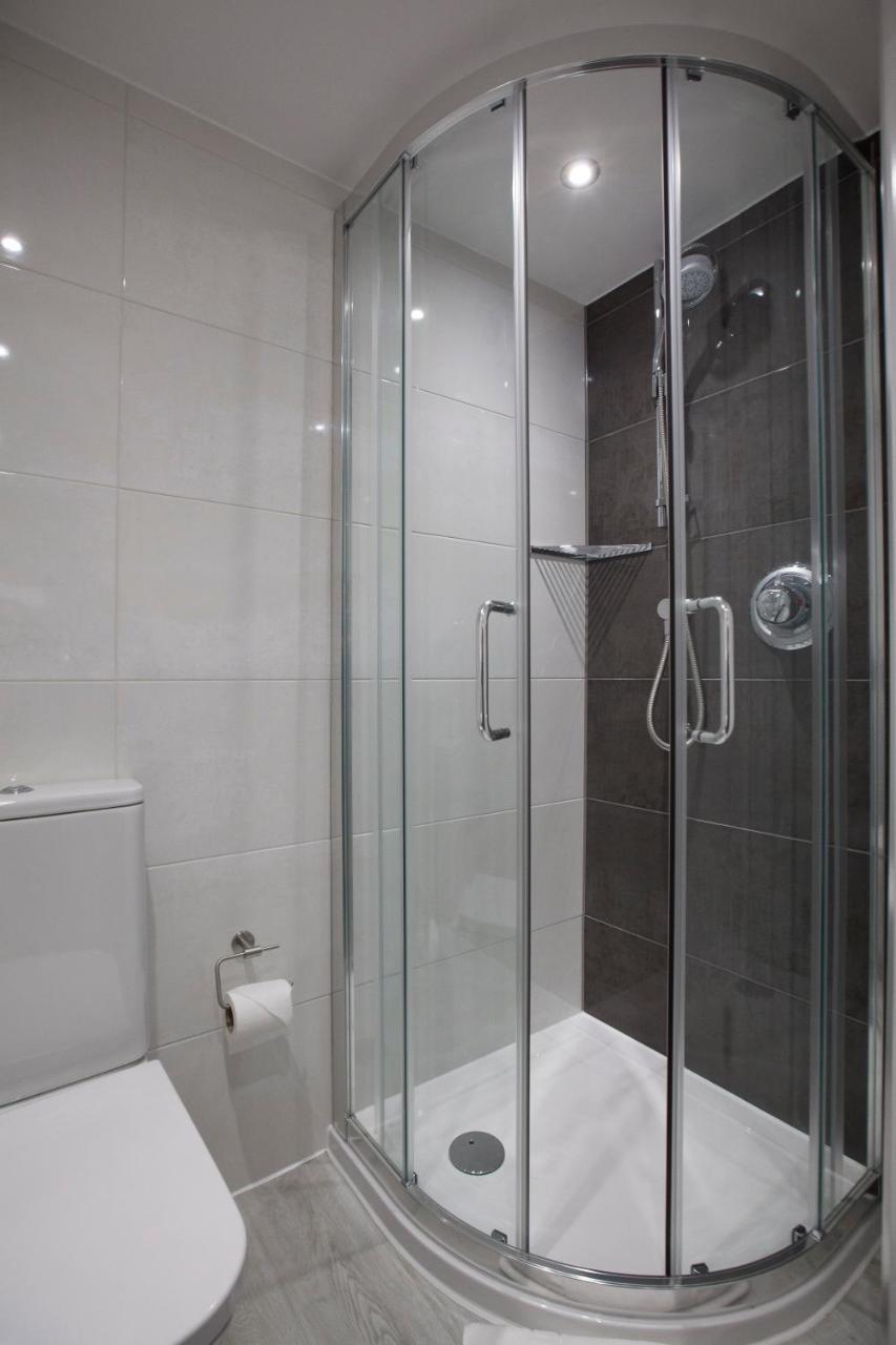 Single Room with Separate Private Bathroom