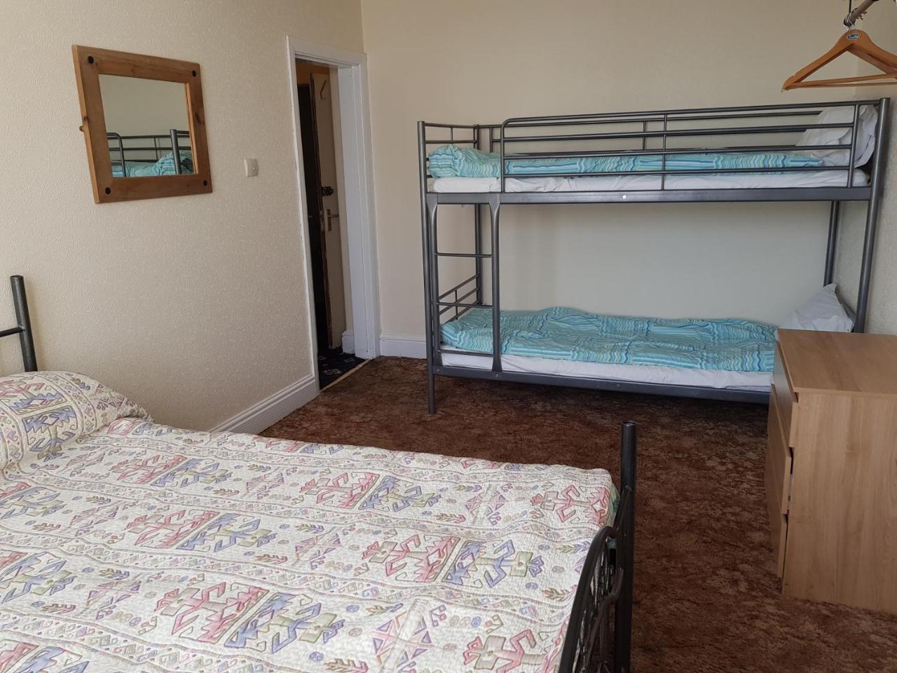 Chambre Familiale avec Salle de Bains Privative