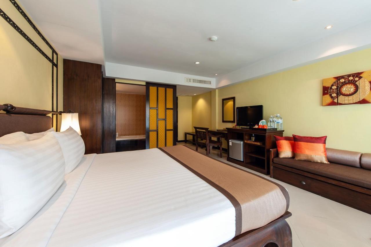 Chambre Double ou Lits Jumeaux Deluxe - Vue sur Piscine