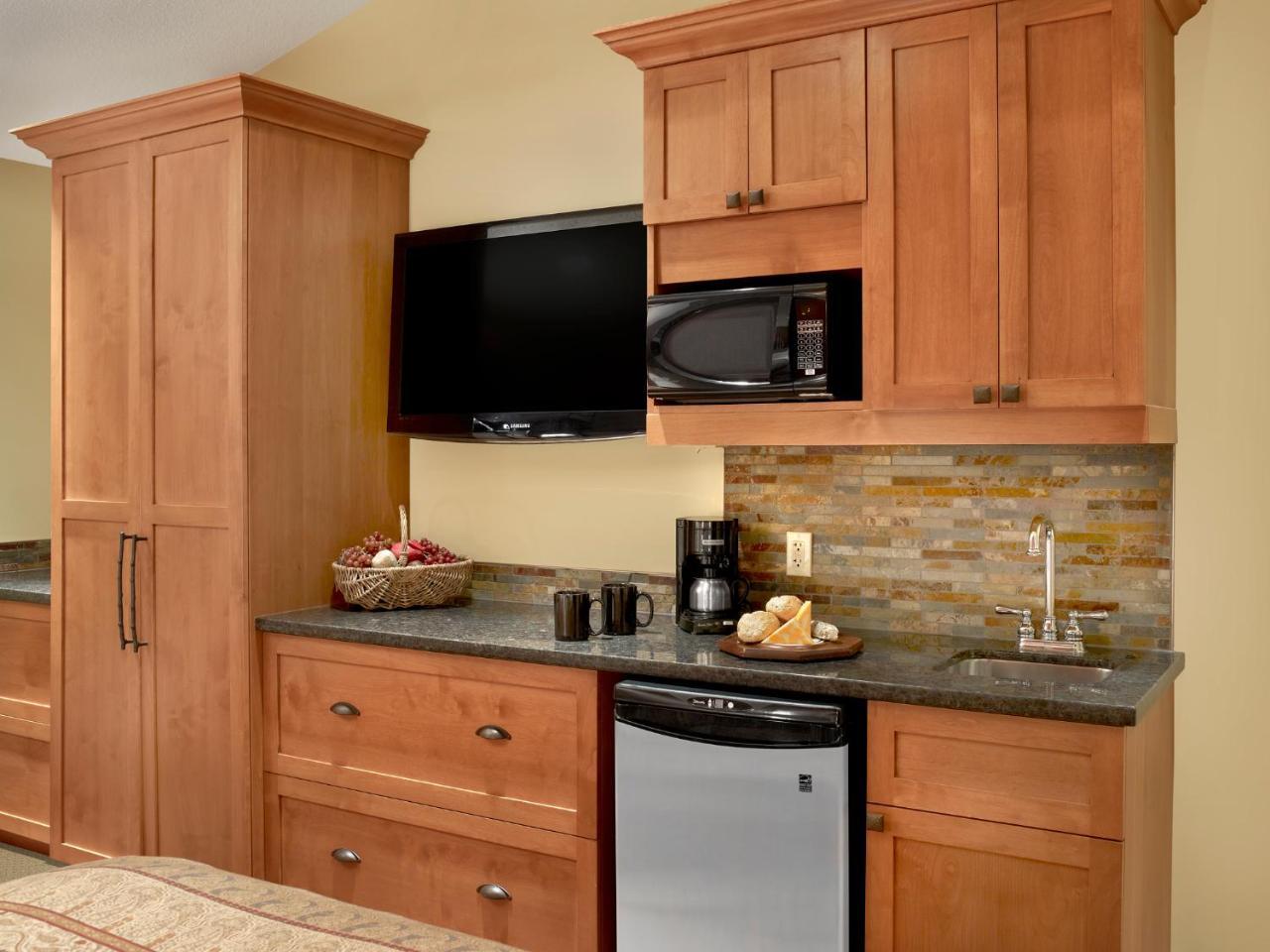 Standard Double Suite,1380991754:JPEG
