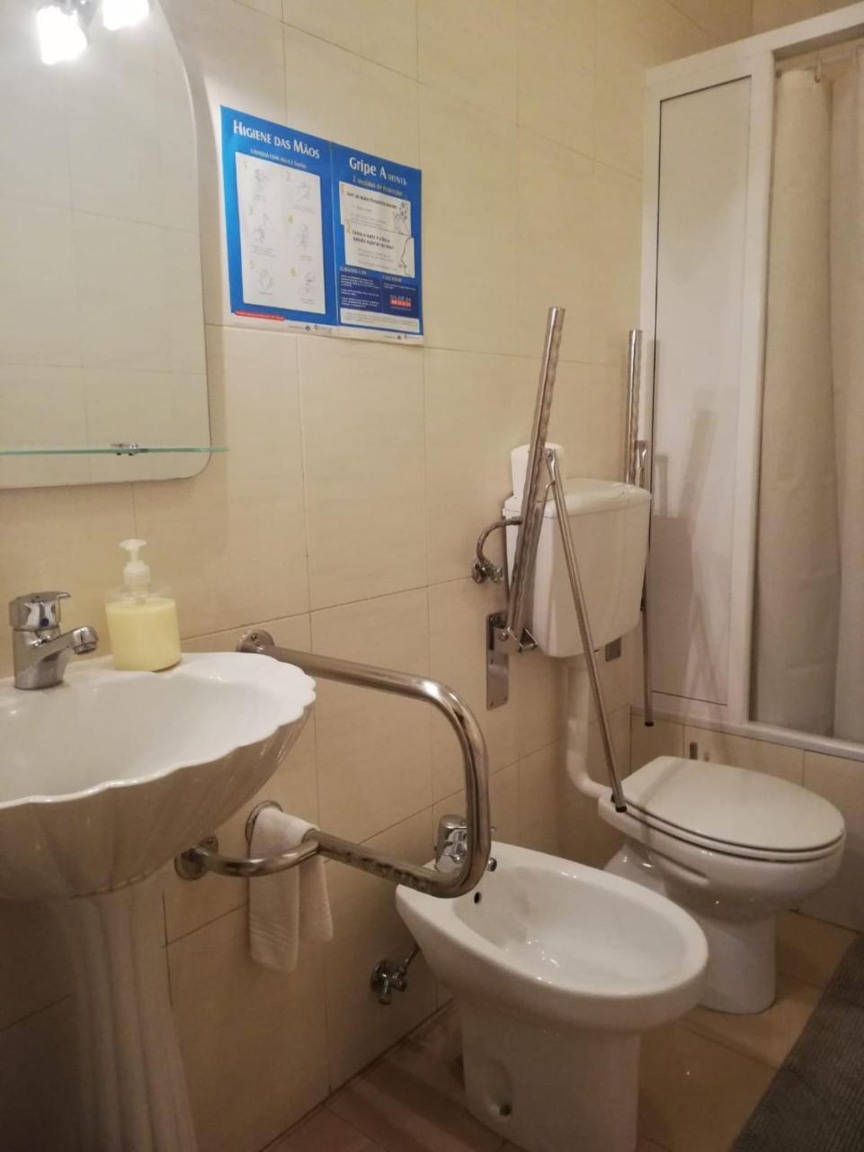 Quarto Duplo com Banheiro Privativo